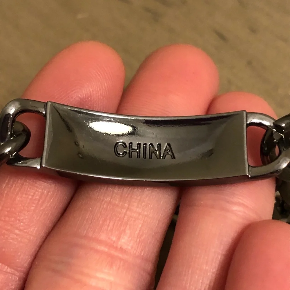 N/A sleek men’s